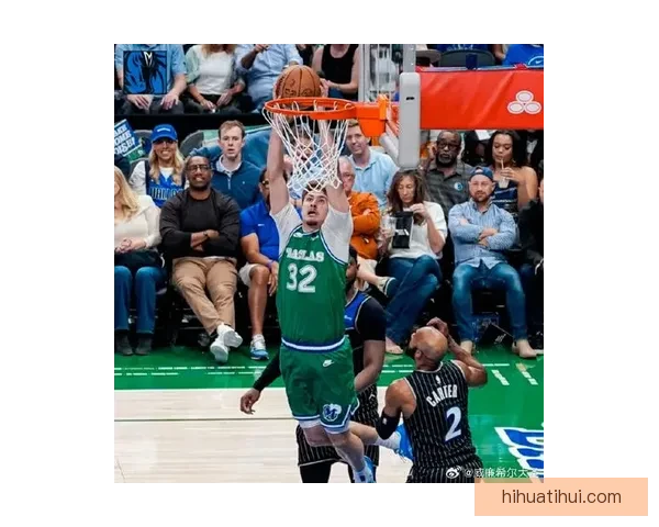 弗拉格轰51分刷新一战纪录堪比乔丹展现天赋异禀球场统治力