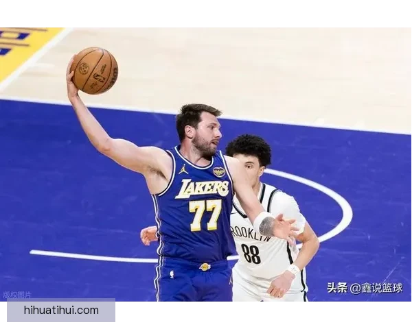 东契奇客场表现抢眼布朗尼努力进步不走捷径